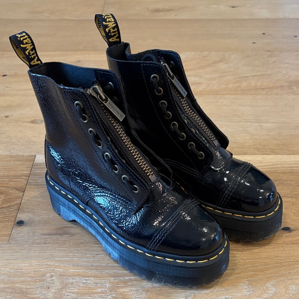 Dr. Martens distressed patent leather platform Boots size 8